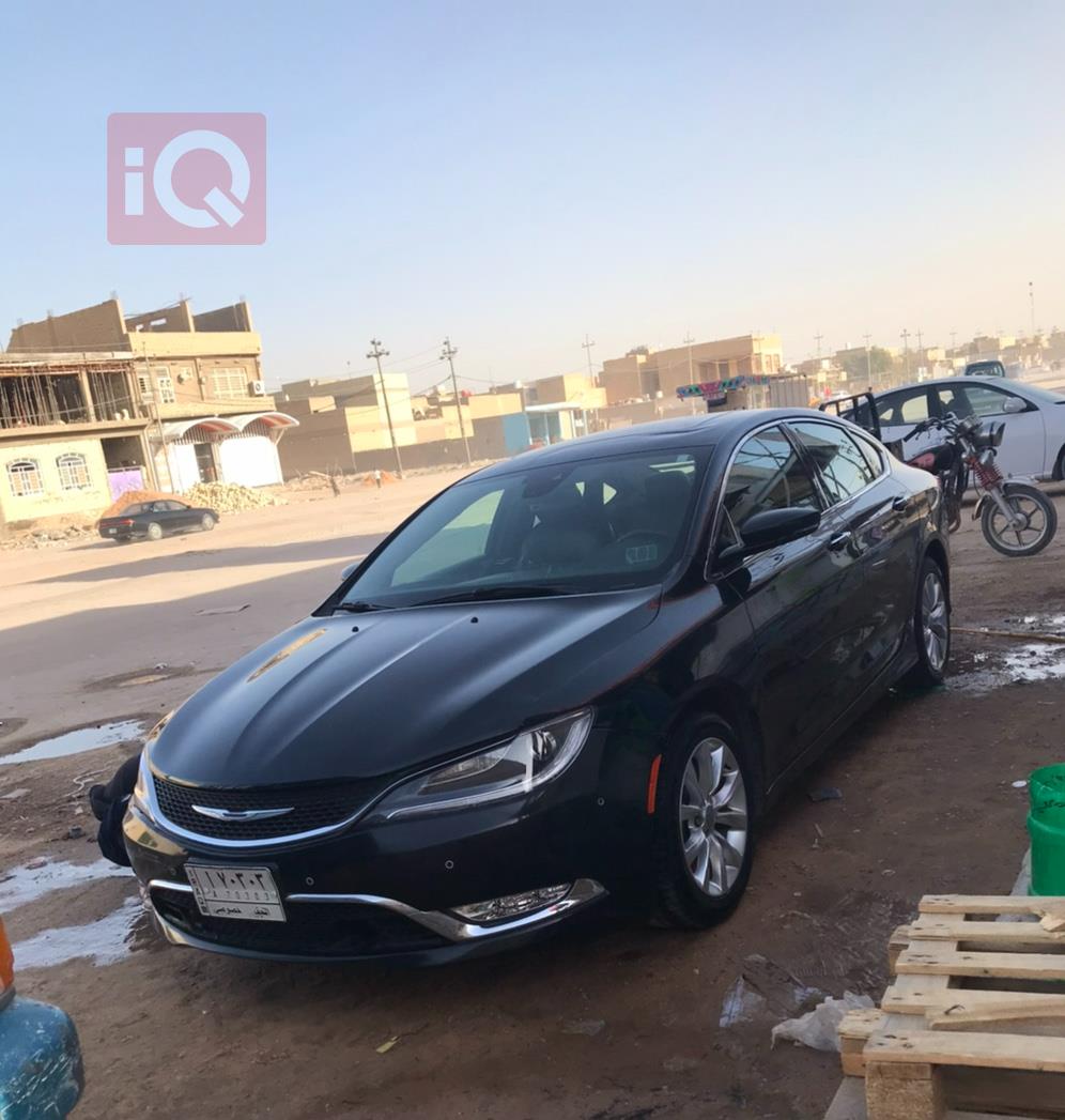 کرایسلەر 200